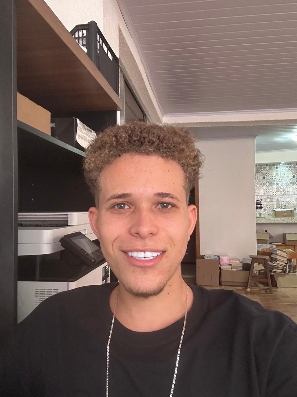 Descrição da foto:
                        
                        Fim da foto.